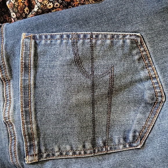 AE HIGH RISE CROP FLARE JEANS - Picture 6 of 6